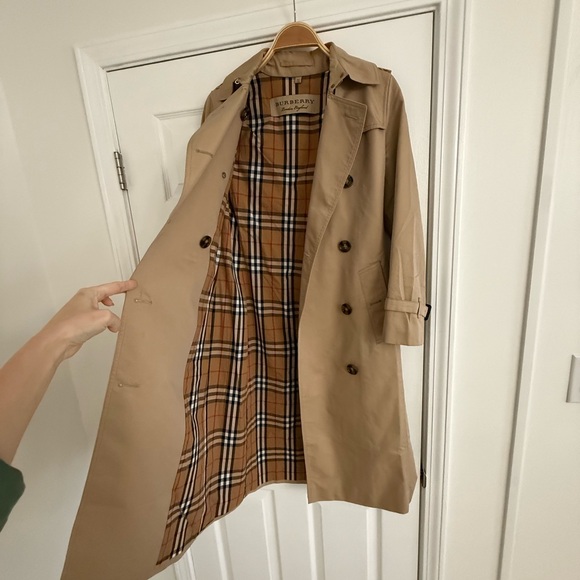 Burberry Beige Check Lined Coat - Picture 4 of 11